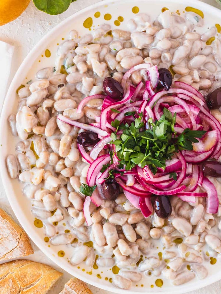 Piyaz (Turkish white bean salad)